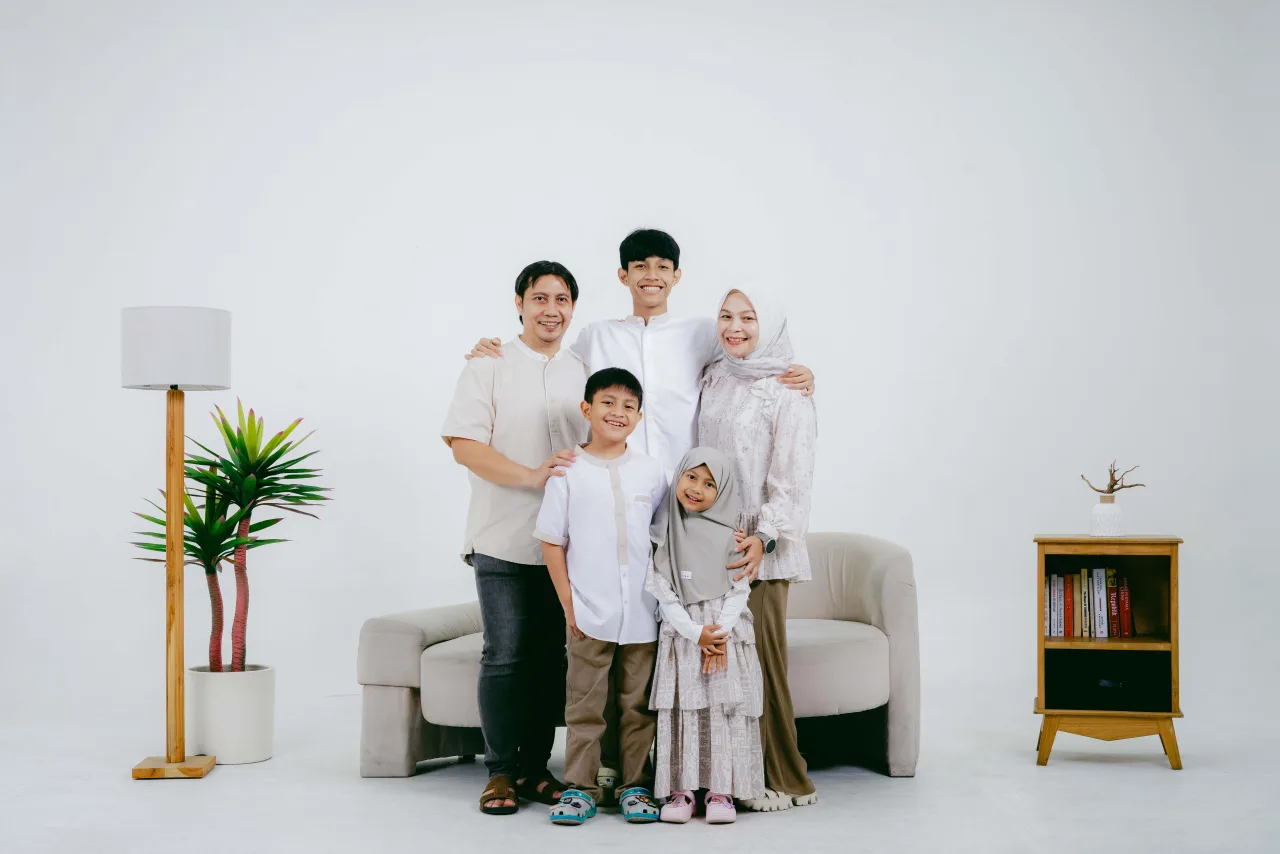 Contoh hasil foto family di Vibesroom Studio