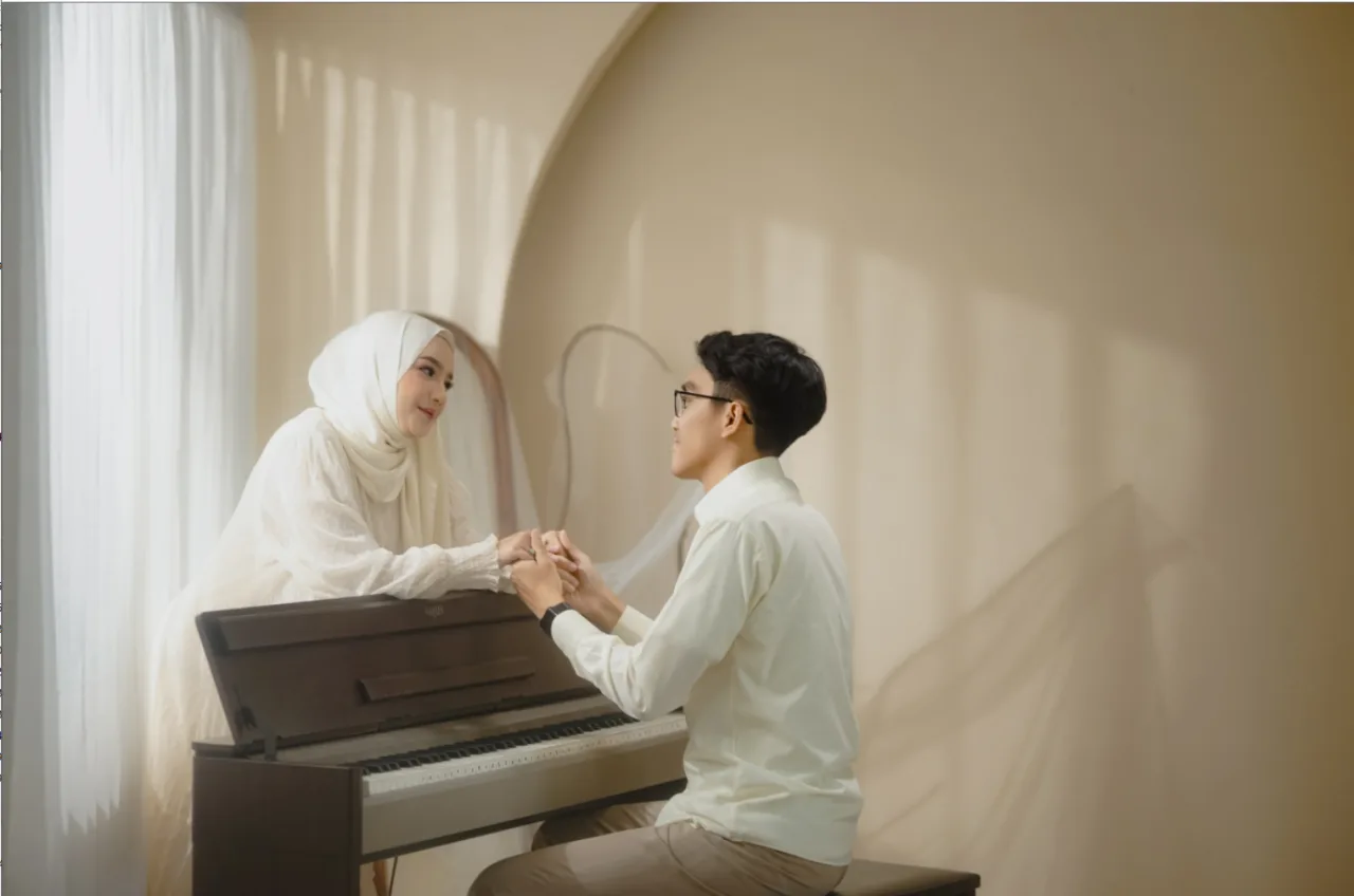 Contoh hasil foto prewedding di Vibesroom Studio