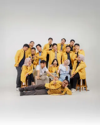 Thumbnail contoh foto force/foto ramean di Vibesroom Studio