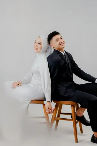 Thumbnail contoh foto prewedding di Vibesroom Studio